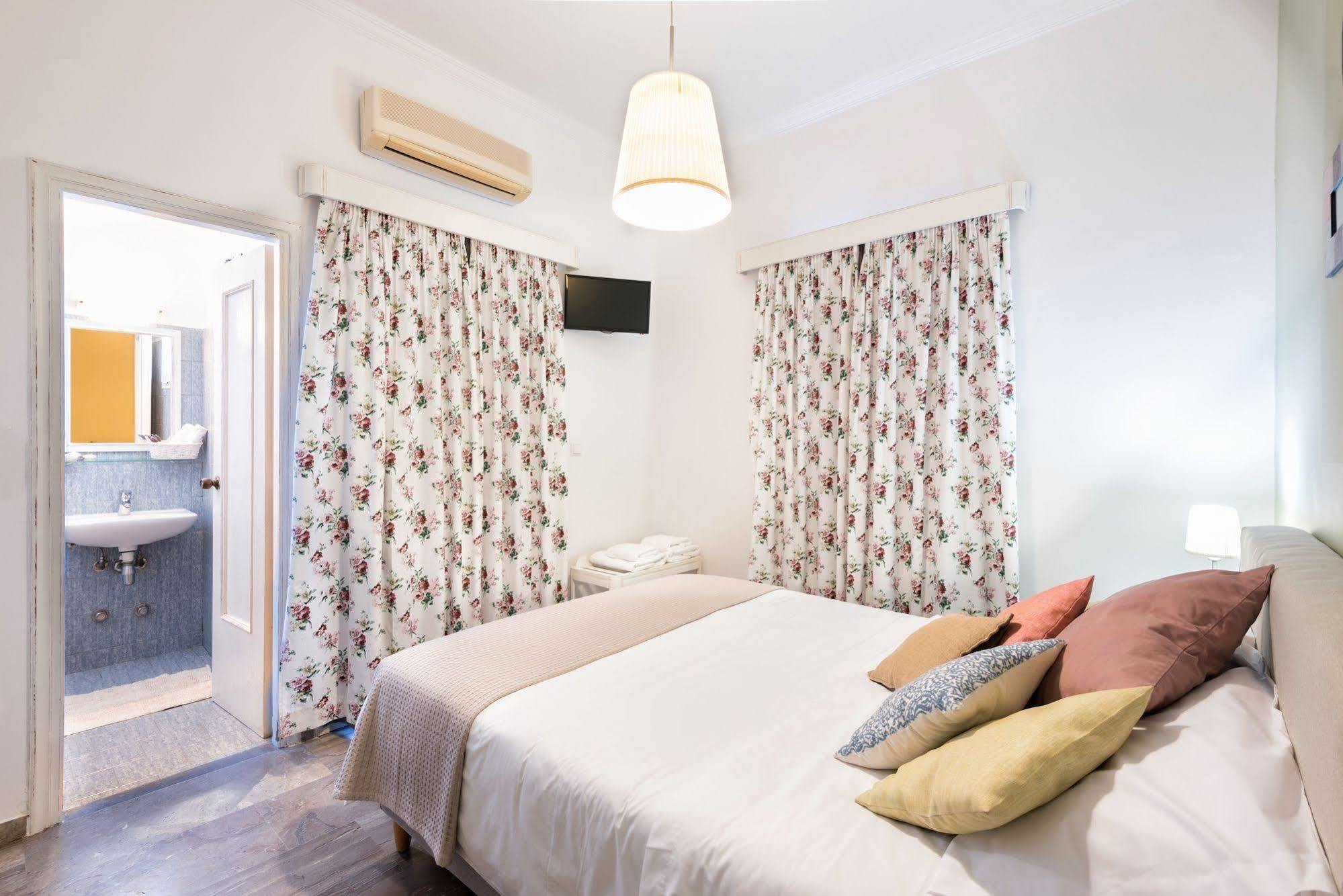 Hotel Oasis Парос Экстерьер фото